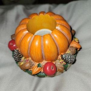 HUGE PUMPKIN W/ ACCENTS- RETIRED YANKEE CANDLE TOPPER